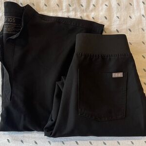 FIGS Scrub Set